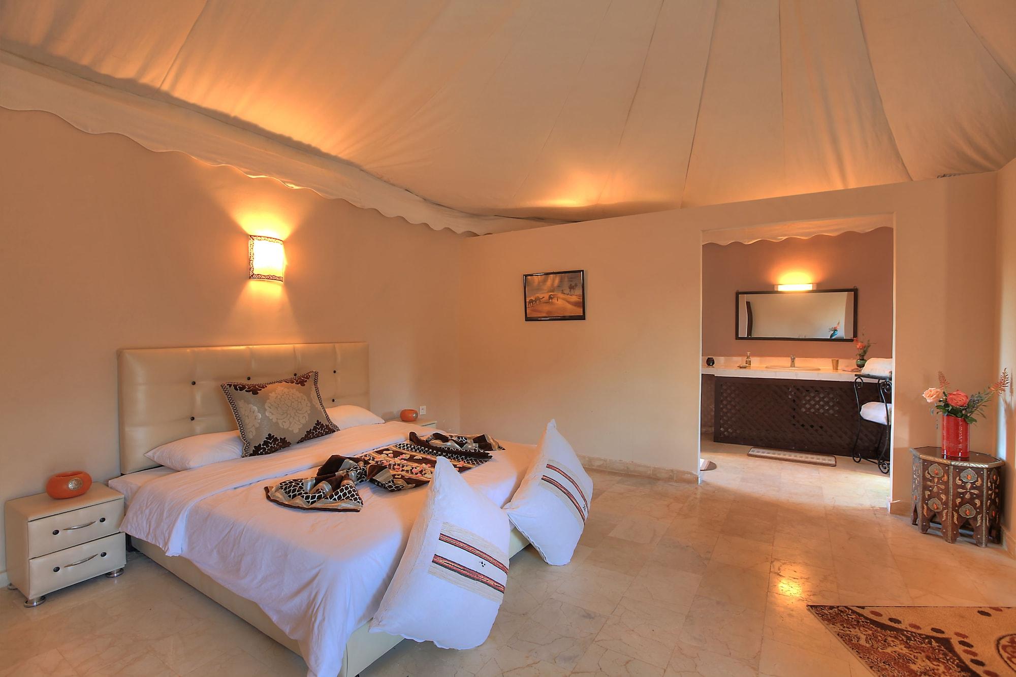 Villa Marco Au Jardin Des Senteurs El Ain 外观 照片