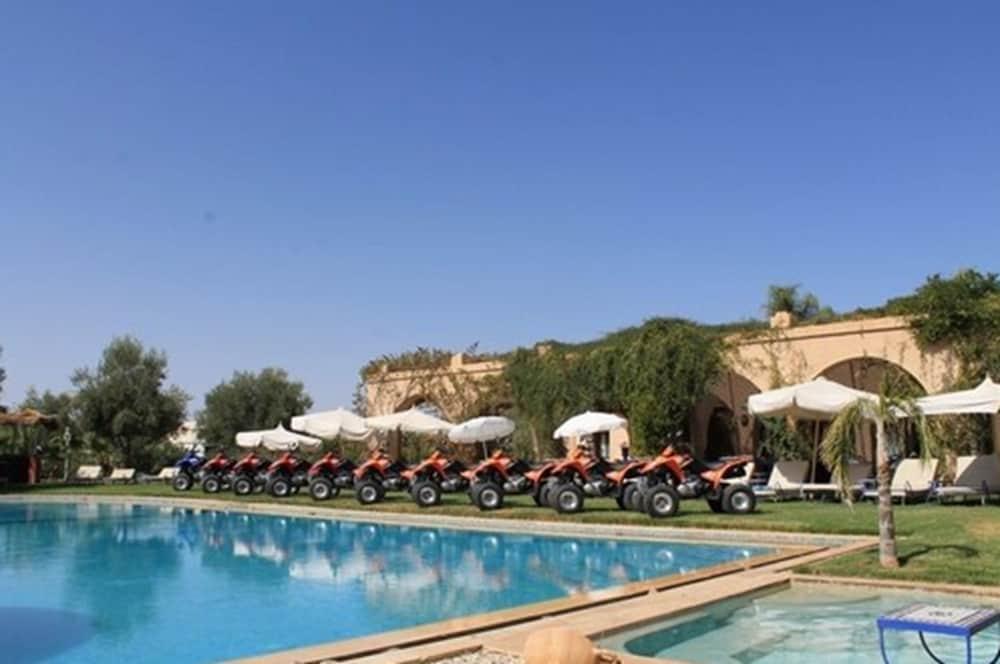 Villa Marco Au Jardin Des Senteurs El Ain 外观 照片