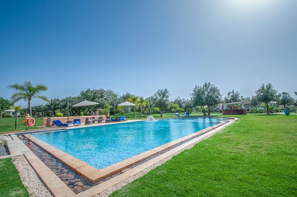 Villa Marco Au Jardin Des Senteurs El Ain 外观 照片