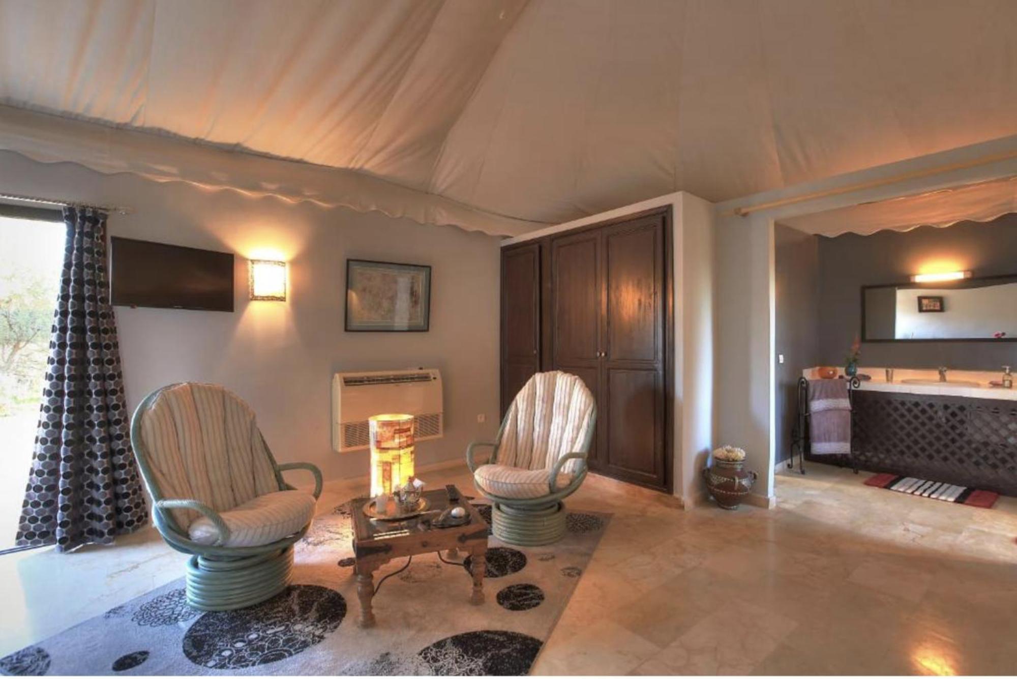 Villa Marco Au Jardin Des Senteurs El Ain 外观 照片