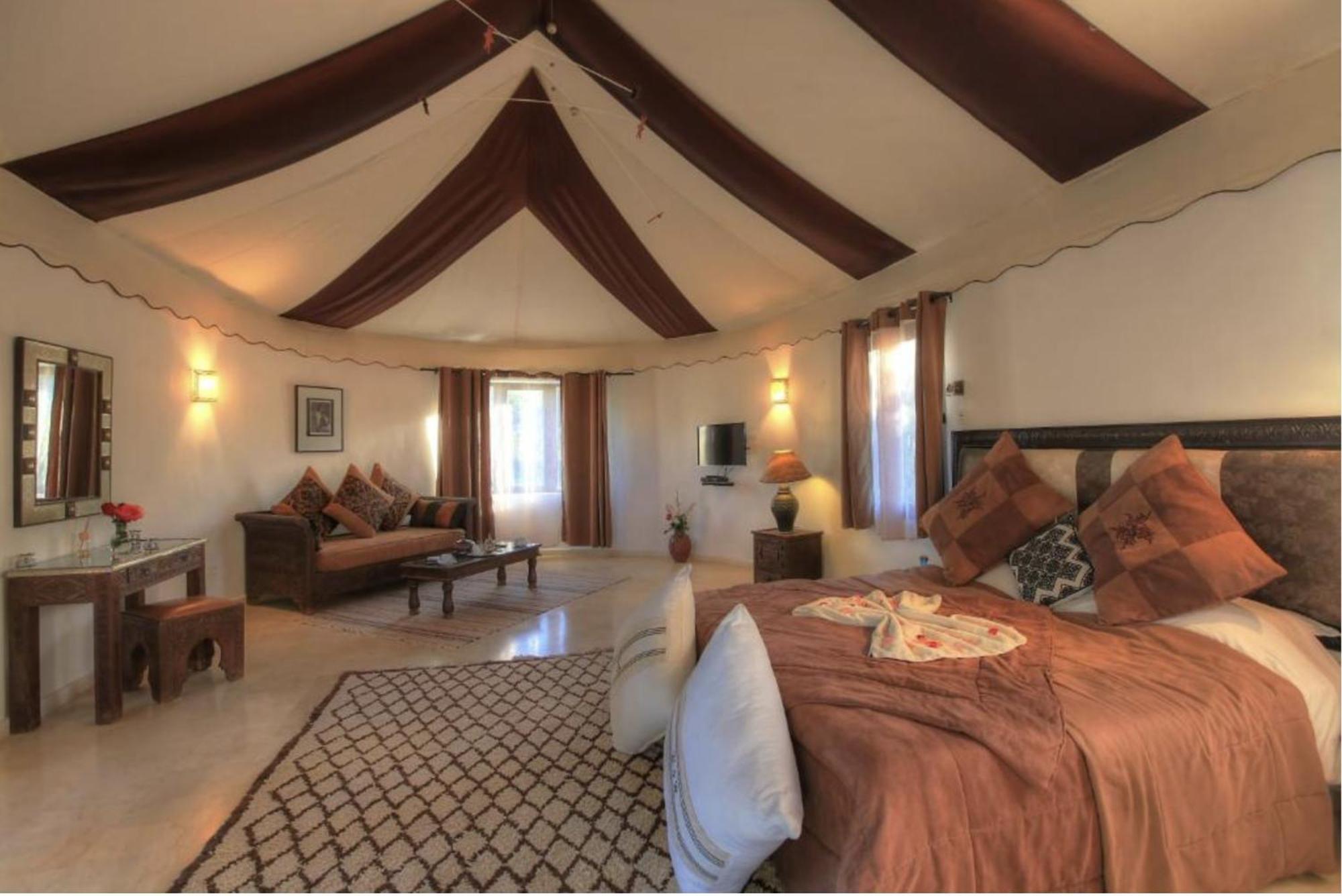 Villa Marco Au Jardin Des Senteurs El Ain 外观 照片