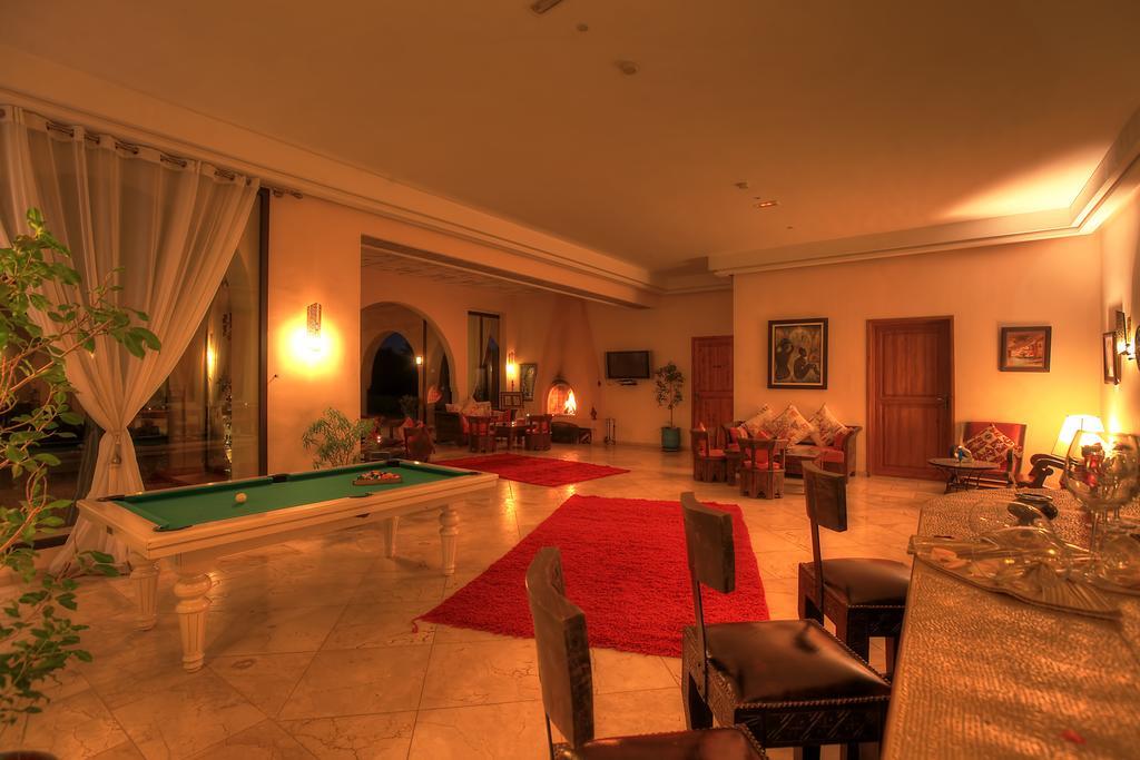Villa Marco Au Jardin Des Senteurs El Ain 外观 照片