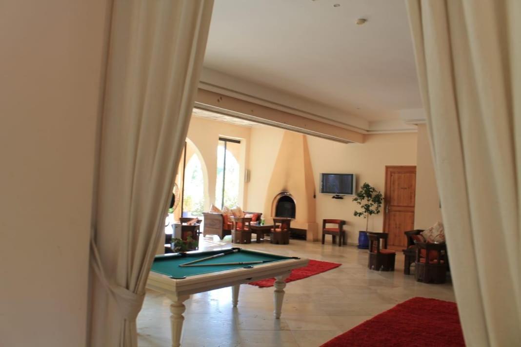 Villa Marco Au Jardin Des Senteurs El Ain 外观 照片