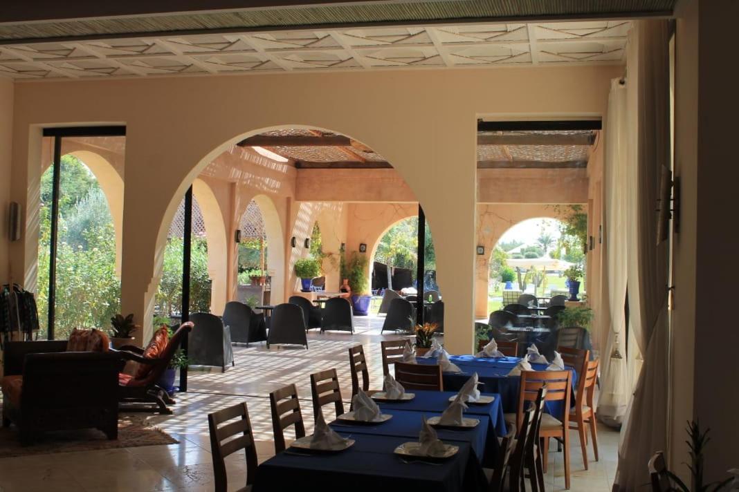 Villa Marco Au Jardin Des Senteurs El Ain 外观 照片