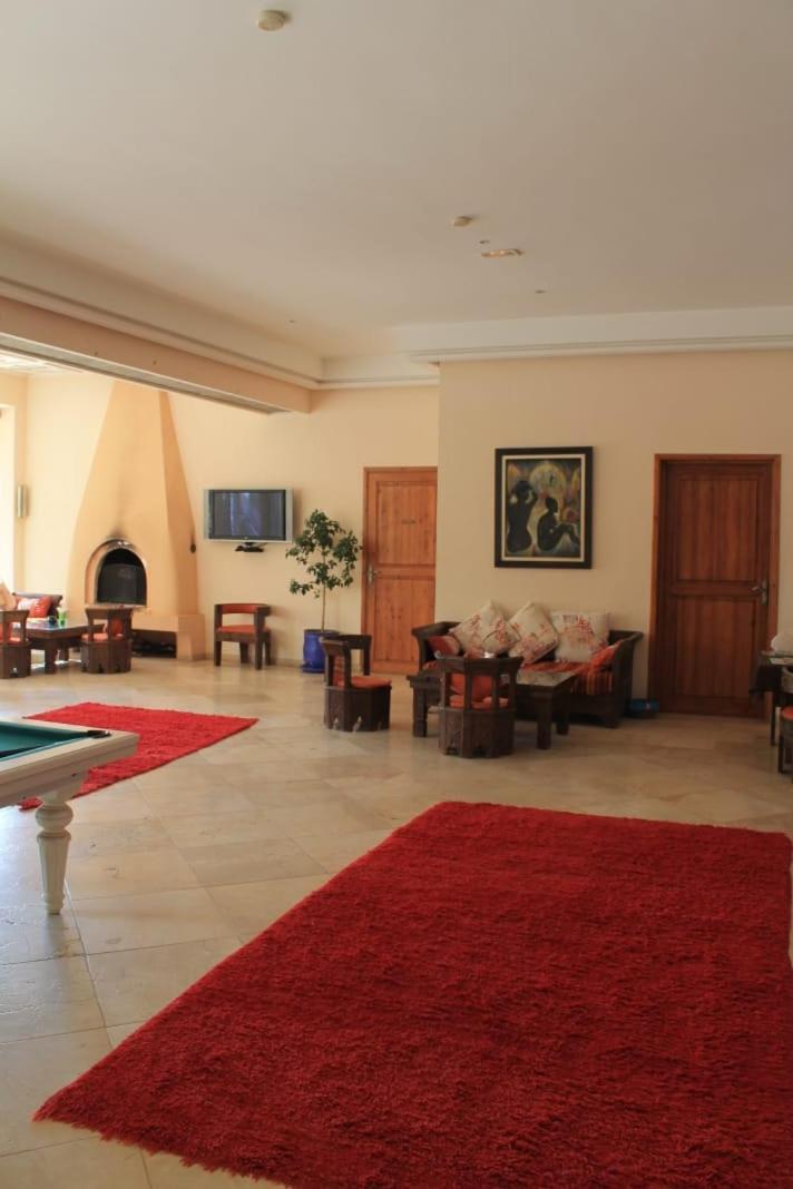 Villa Marco Au Jardin Des Senteurs El Ain 外观 照片