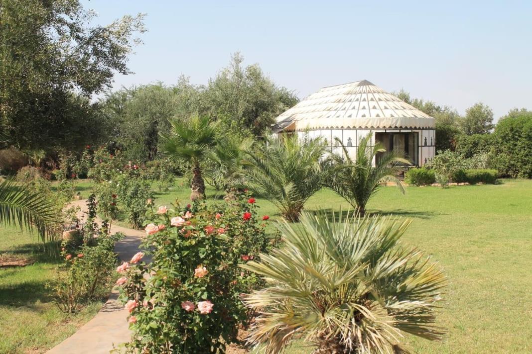 Villa Marco Au Jardin Des Senteurs El Ain 外观 照片