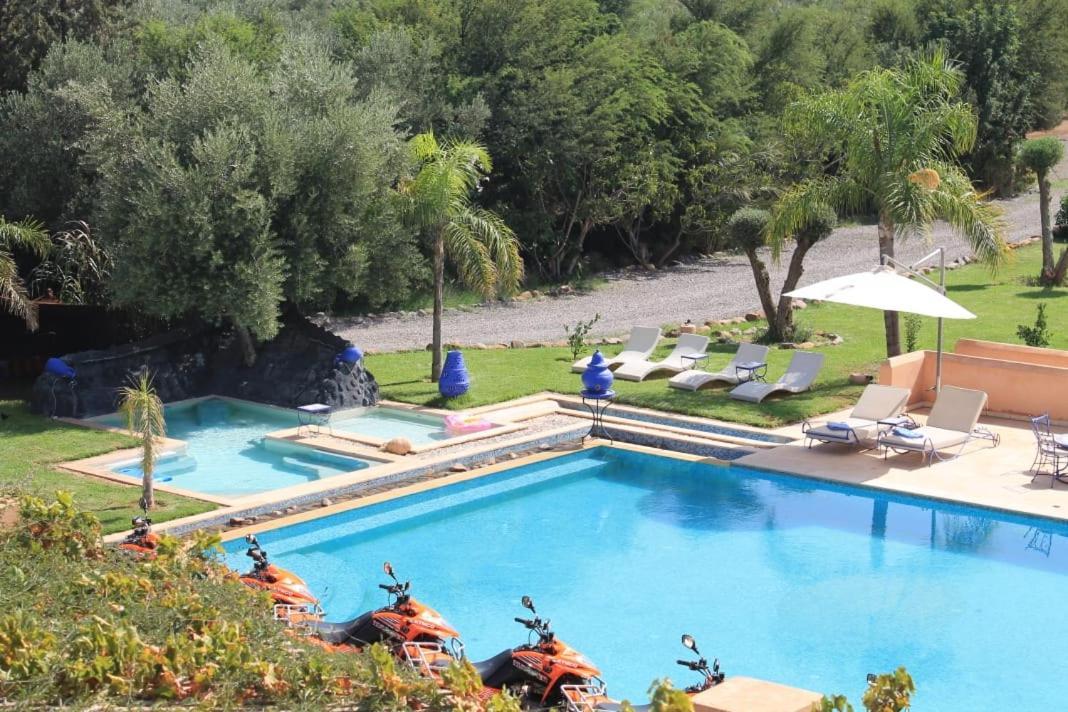 Villa Marco Au Jardin Des Senteurs El Ain 外观 照片