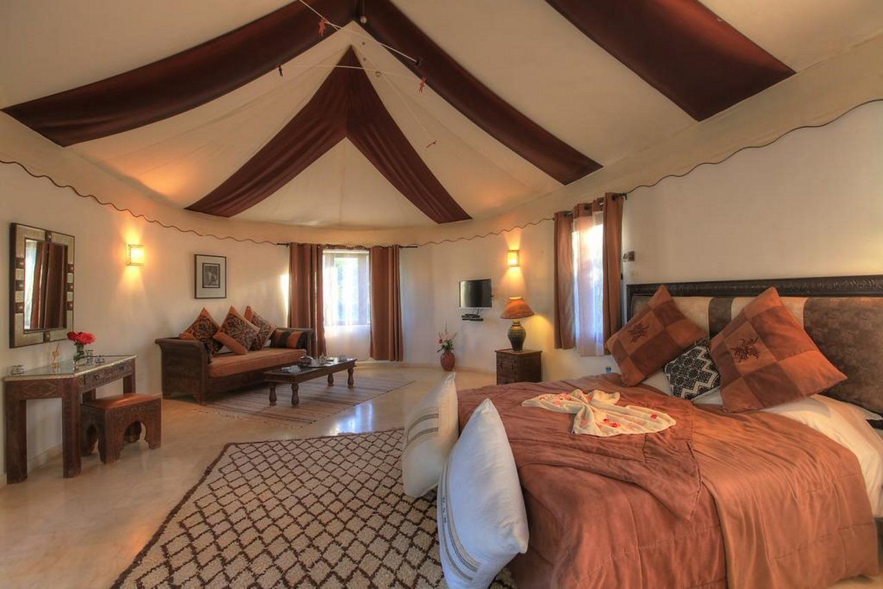 Villa Marco Au Jardin Des Senteurs El Ain 外观 照片