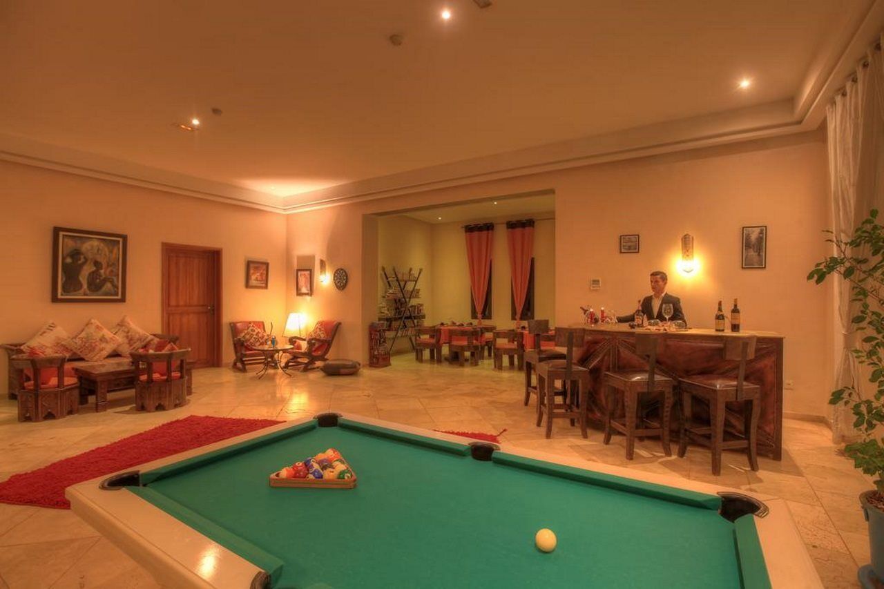 Villa Marco Au Jardin Des Senteurs El Ain 外观 照片