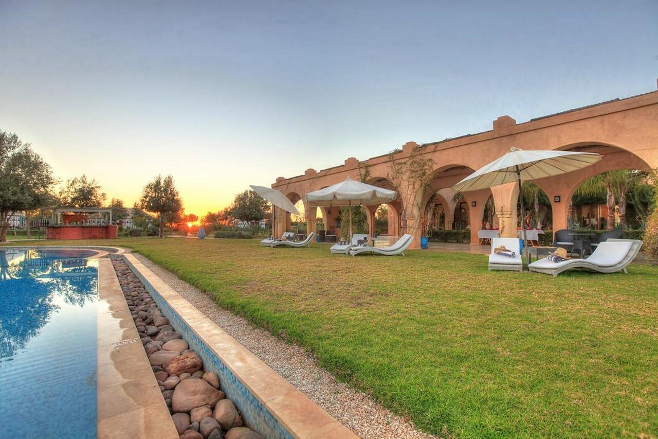 Villa Marco Au Jardin Des Senteurs El Ain 外观 照片